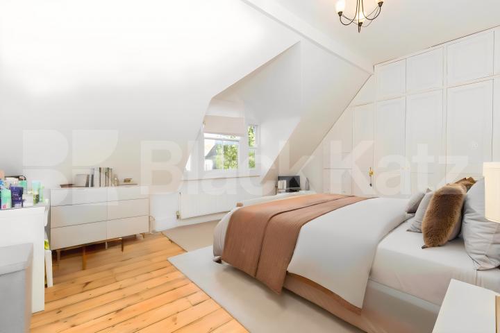 Stunning Apartment Philmore Gardens, Holland Park